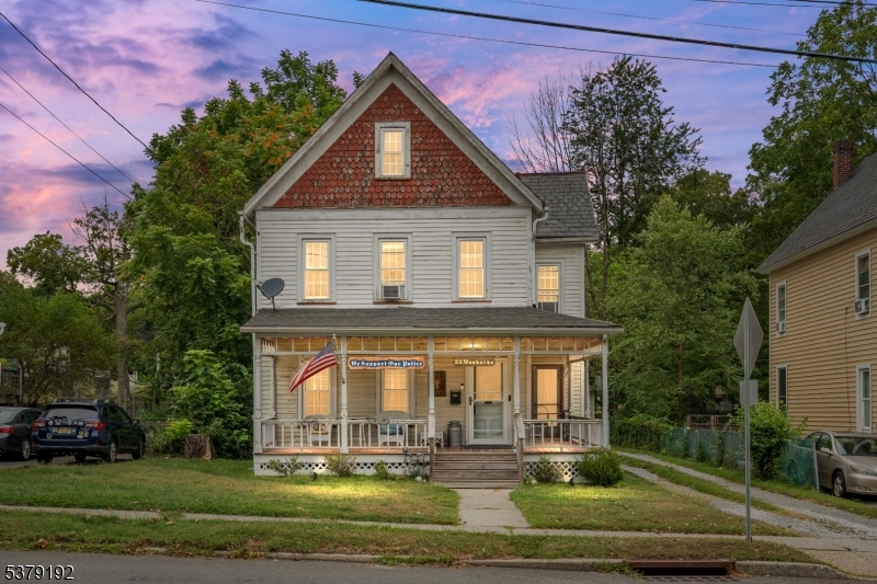22 Woodside Ave