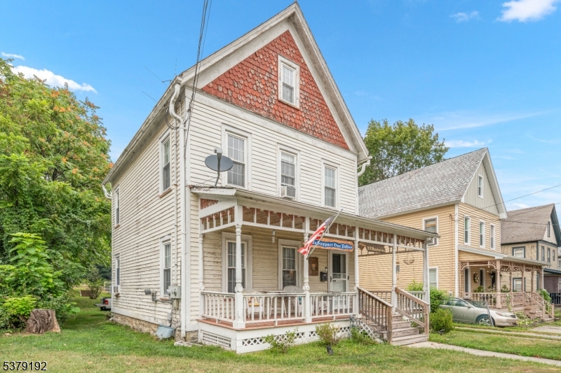 22 Woodside Ave