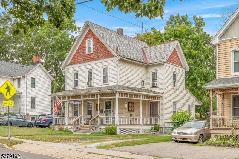 22 Woodside Ave