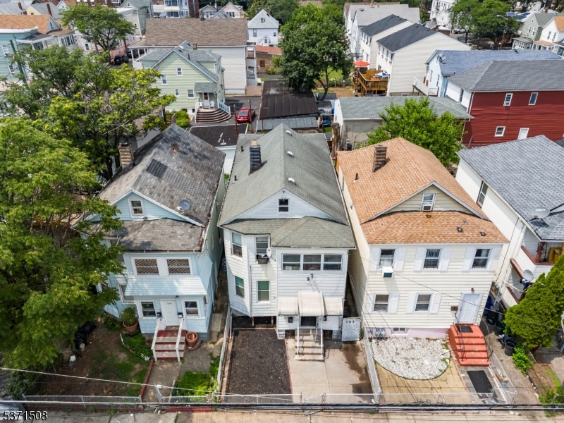 102 Highland Ave