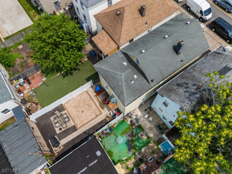 102 Highland Ave