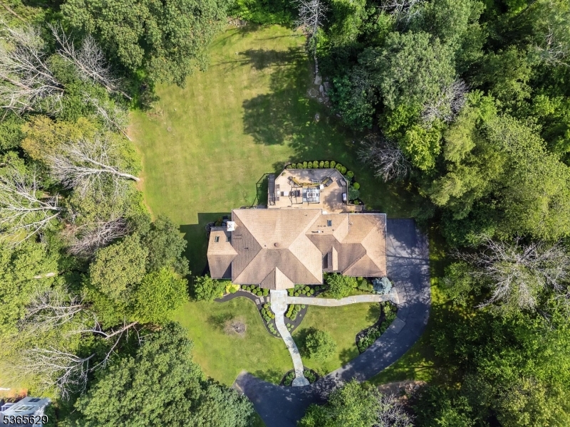 30 Harvest Ln