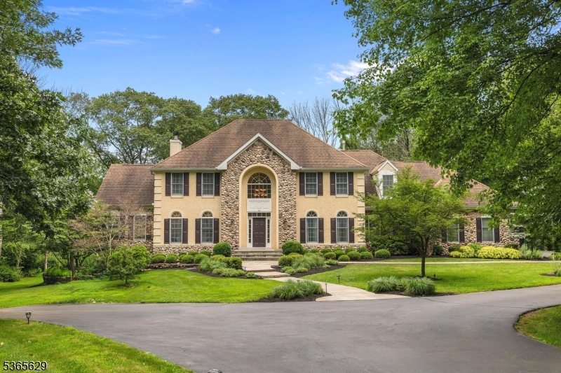 30 Harvest Ln
