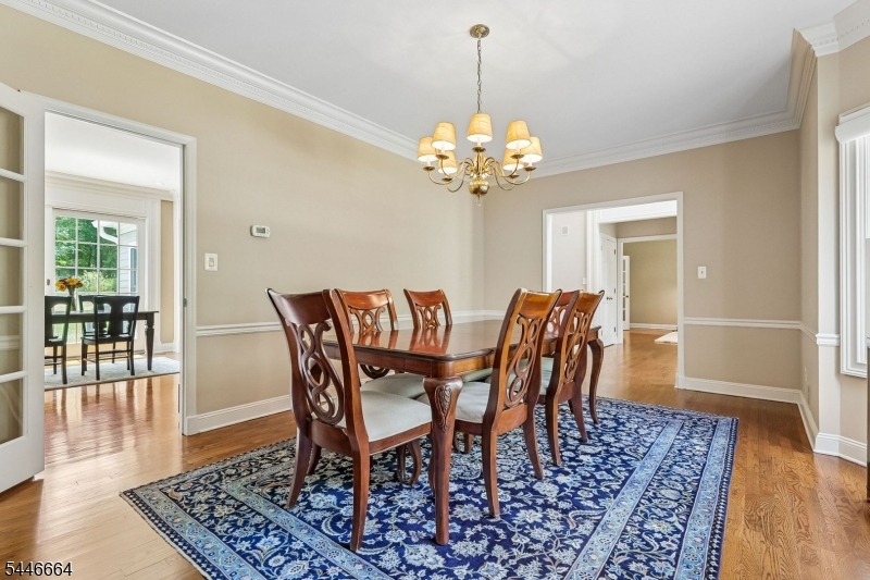4 Hawkes Ct