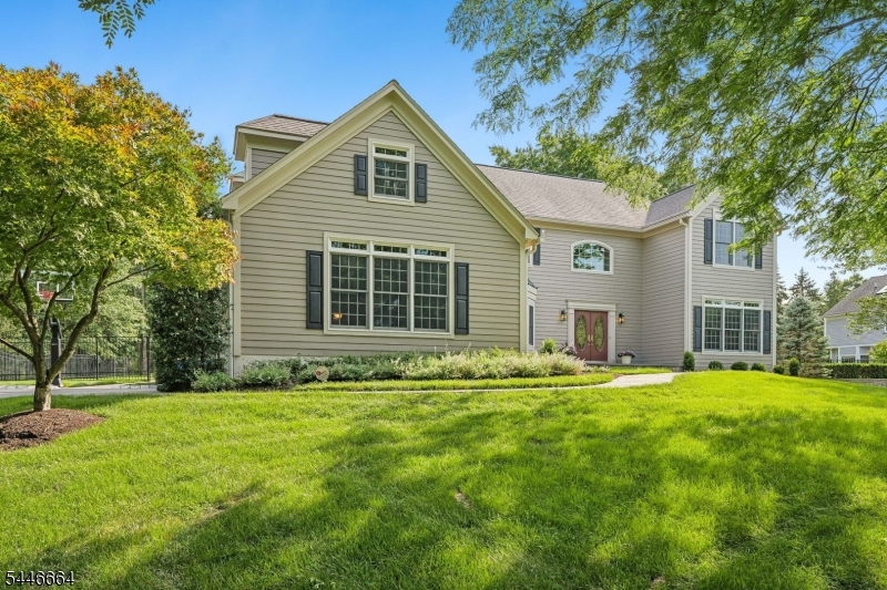 4 Hawkes Ct