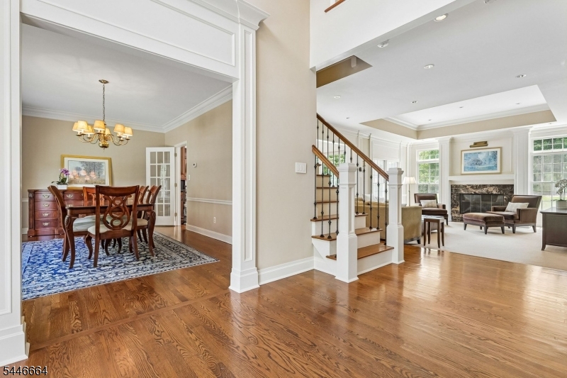 4 Hawkes Ct