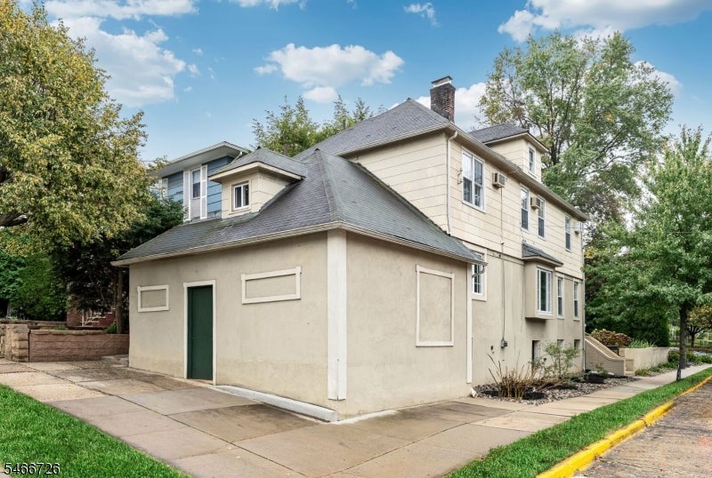 713 Lincoln Ave