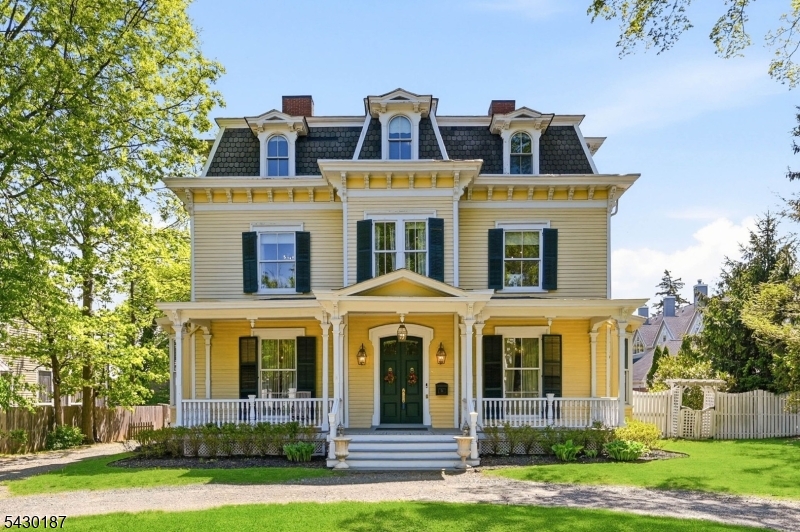 21 Franklin Pl