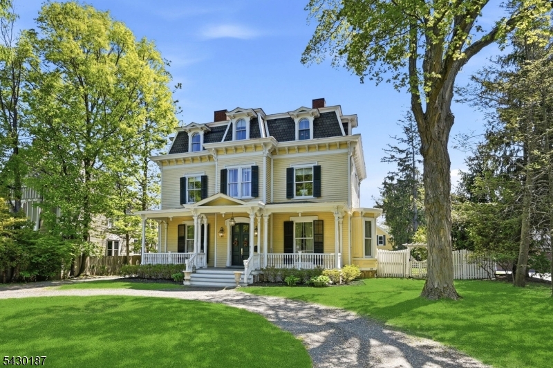 21 Franklin Pl