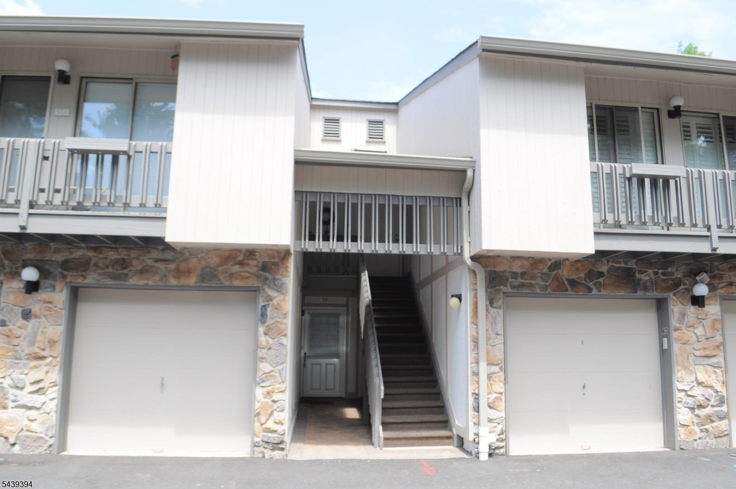58 Buchanon Ct