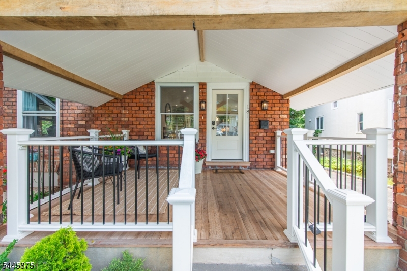 181 Valley Rd
