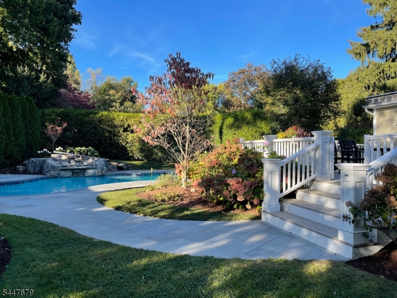 11 Briarwood Ct