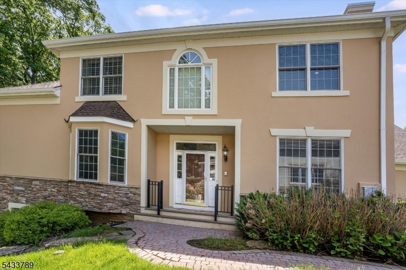16 Wyckoff Way