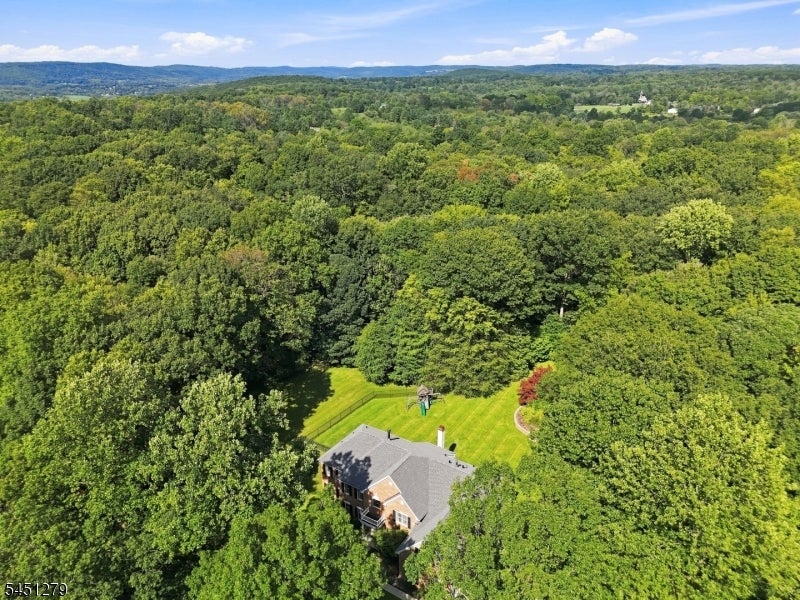 39 Ascot Dr