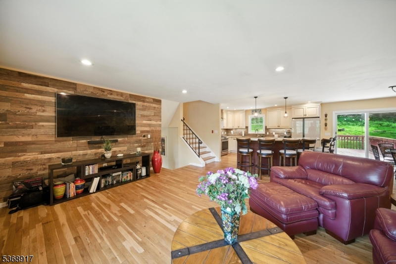 10 MABRO DRIVE