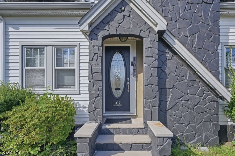107 Palisade Ave