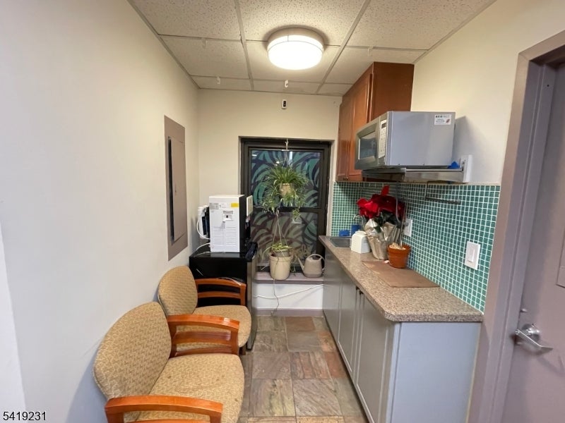292 Bloomfield Ave