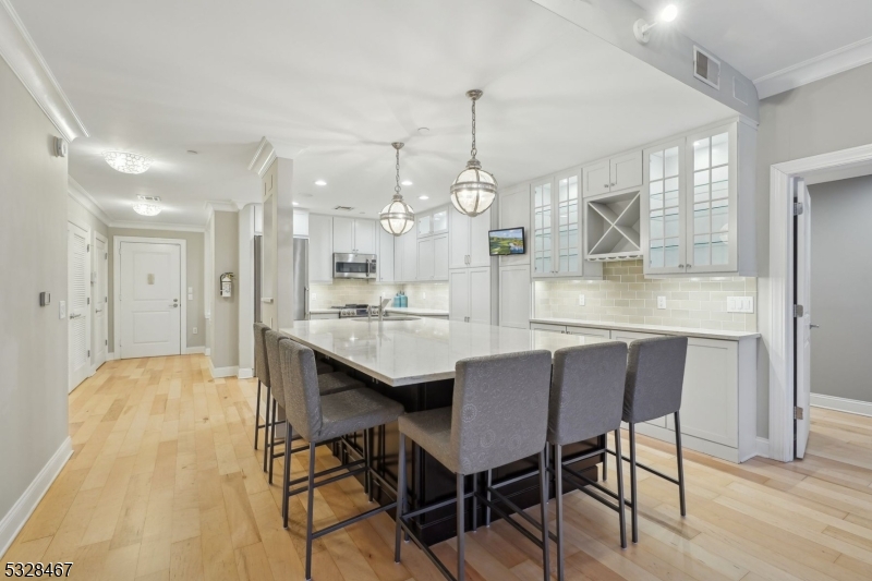 48 S Park St 215