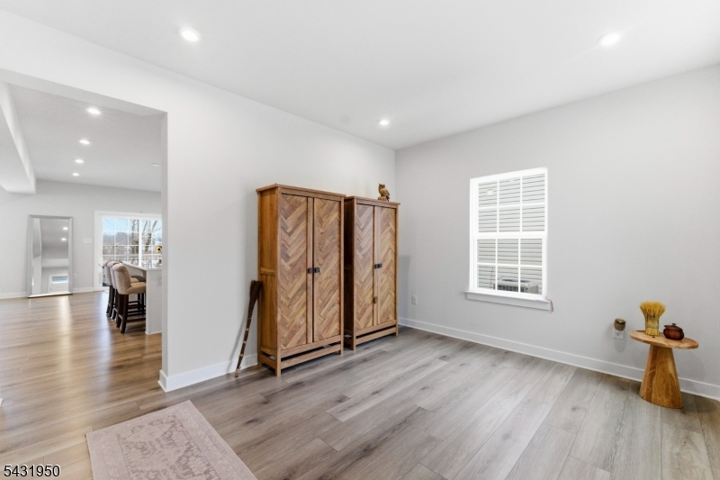 22 Oakwood Blvd