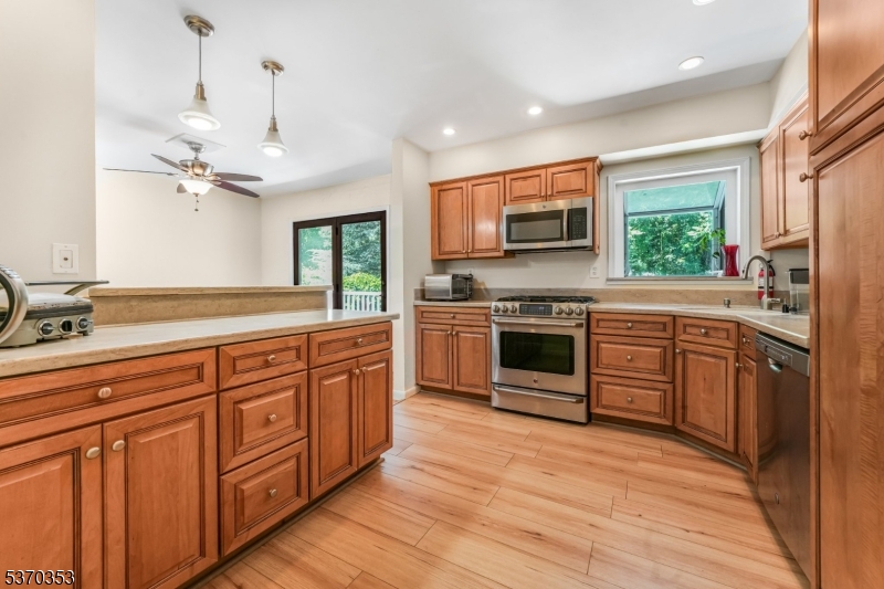 4 Henderson Ct