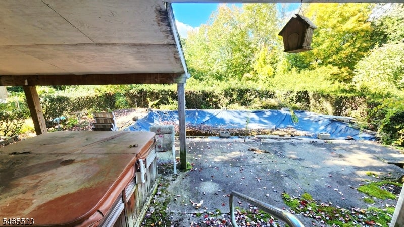 16 Mary Ann Rd