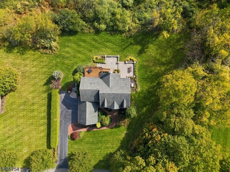 16 Ridgeline Dr