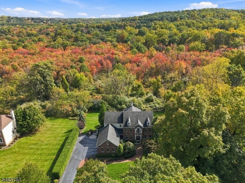 16 Ridgeline Dr