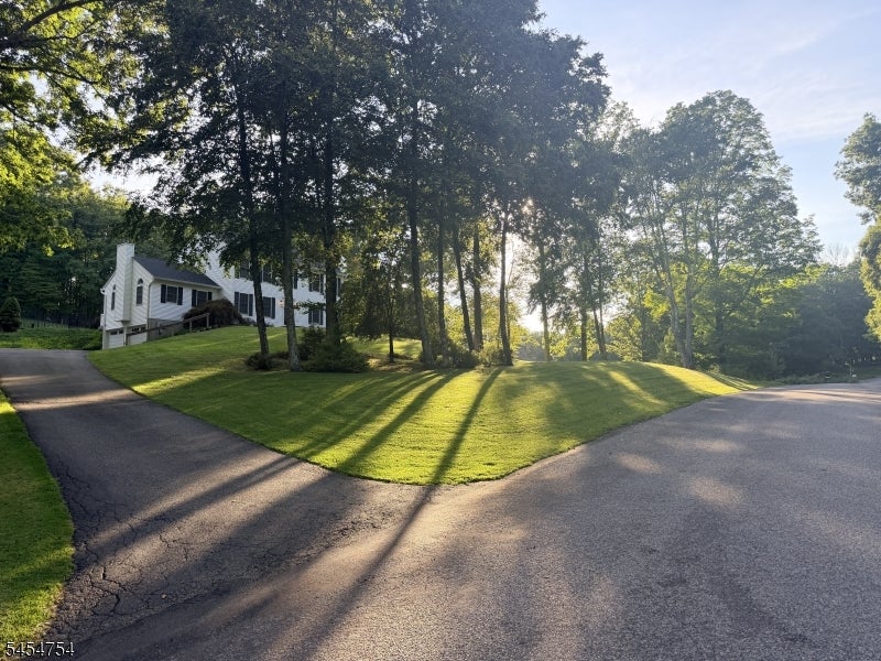 7 Ike Williams Rd