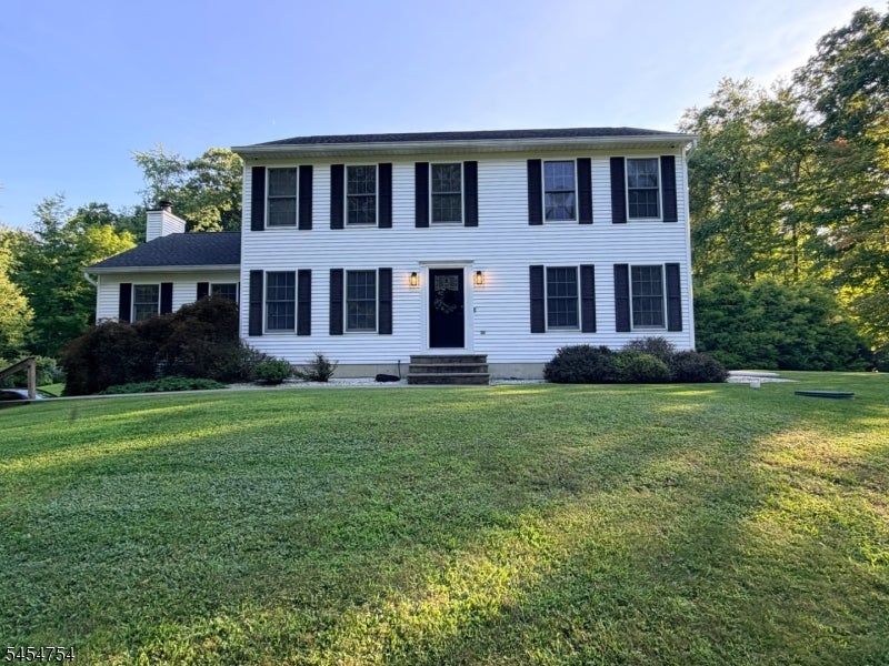 7 Ike Williams Rd