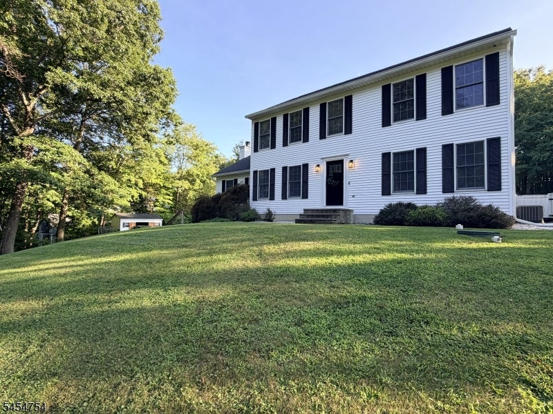 7 Ike Williams Rd