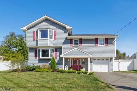 Photo of 783 Riverbend Drive, Clark, NJ 07066 (MLS # 3995333)