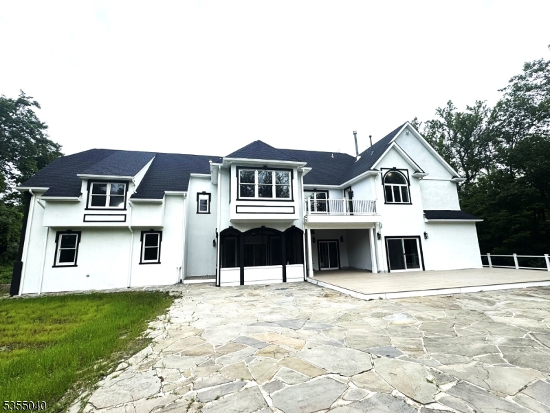 54 Farmbrook Rd