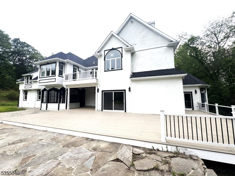 54 Farmbrook Rd
