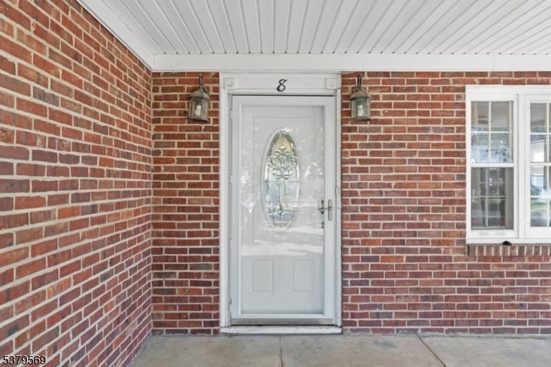 8 Sutphin Ave
