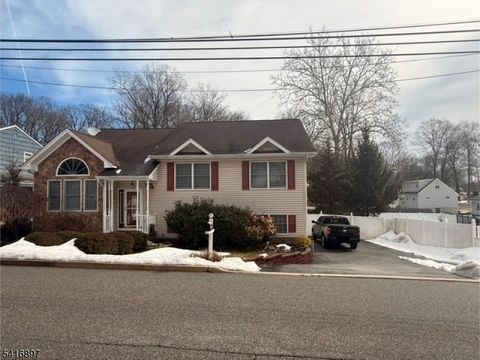 96 Reeve Ave Bloomingdale Boro NJ 07403