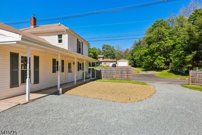 107 Readington Rd