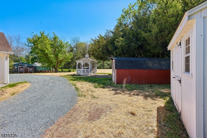 107 Readington Rd