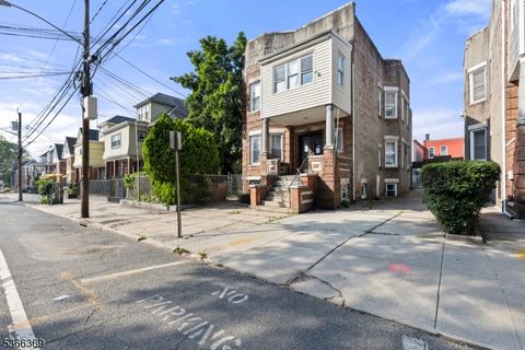 35 Wegman Pkwy Jersey City NJ 07305