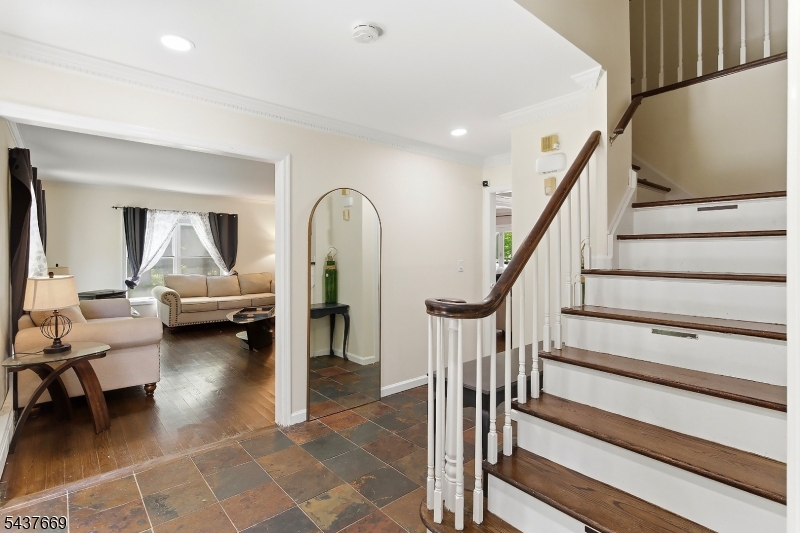 17 Grandview Ter