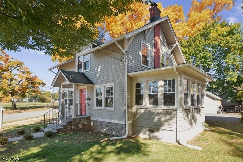 25 Rosedale Ave