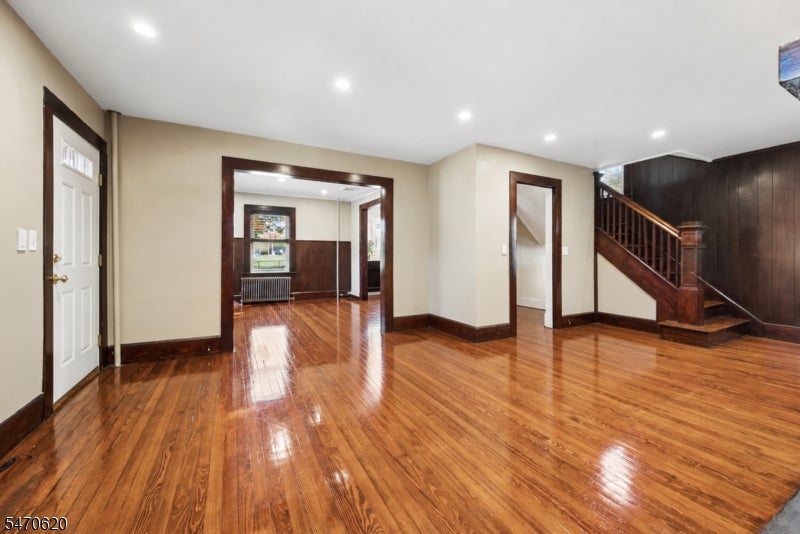 25 Rosedale Ave