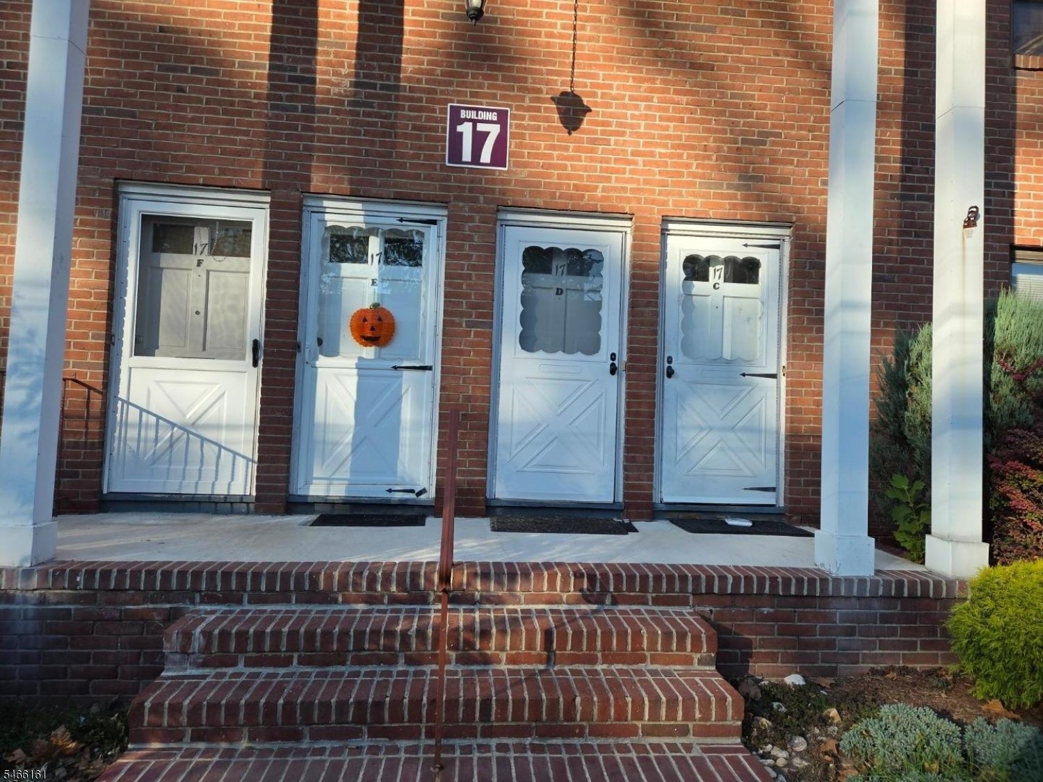 17F Colonial Dr 17F