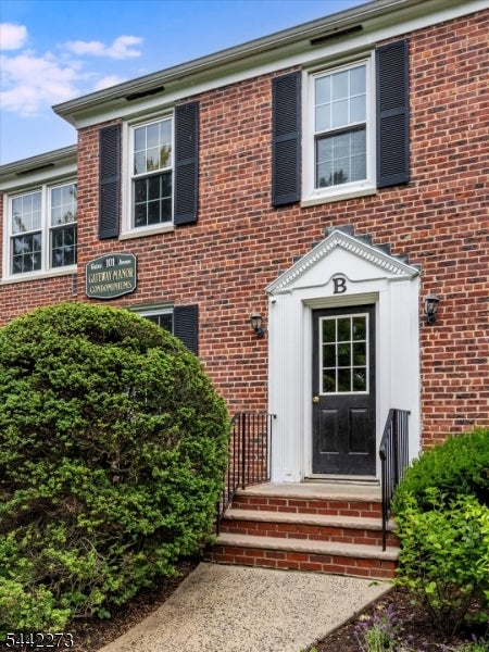 101 Gates Ave 4
