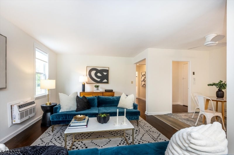 101 Gates Ave 4