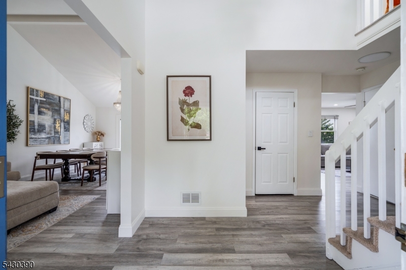 36 Lynn Ct