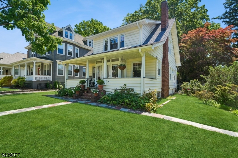 136 Ward Pl