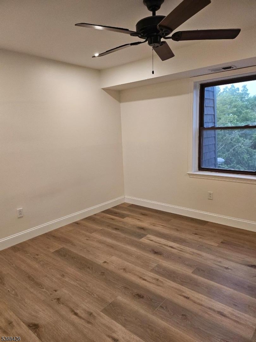700 Schuyler Ave 23