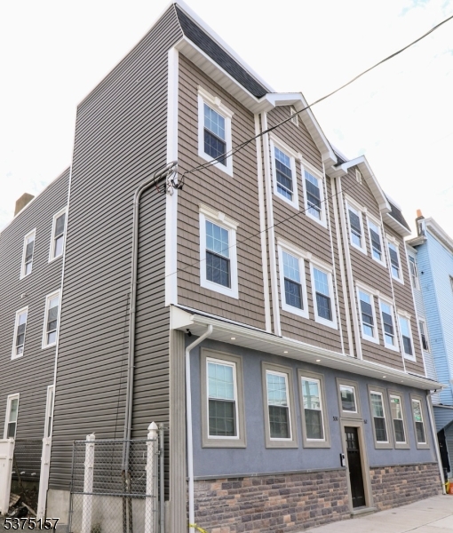 550-552 South 18th Street