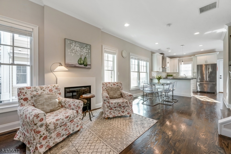 48A Mechanic St