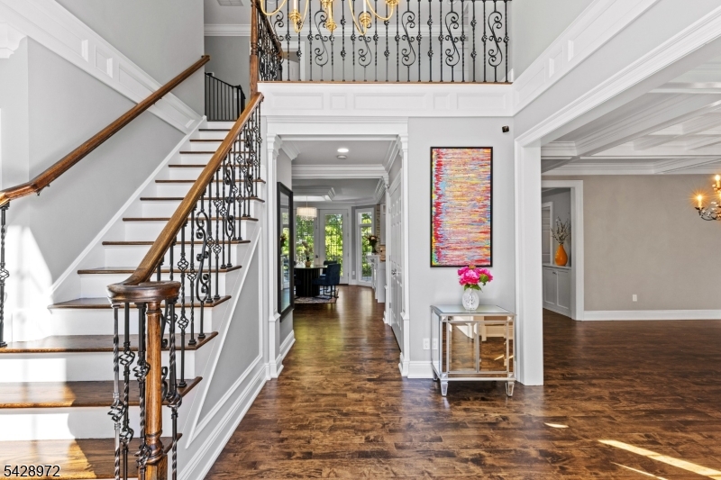 2 Manor Dr